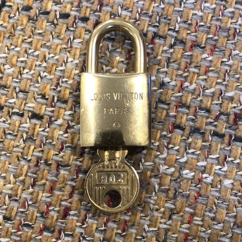 Vintage LV Louis Vuitton Padlock Lock & Key 208 - Picture 6 of 13
